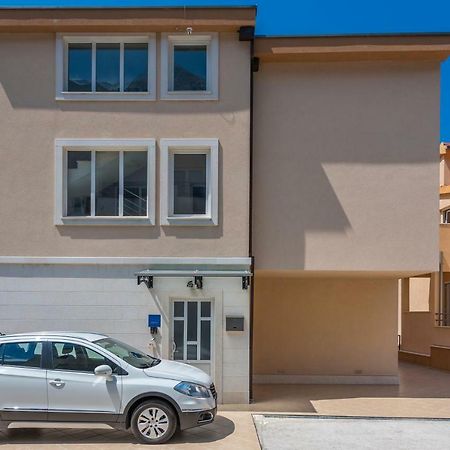 Apartments Naja Макарска Екстериор снимка