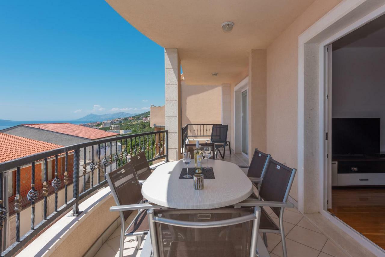Apartments Naja Макарска Екстериор снимка