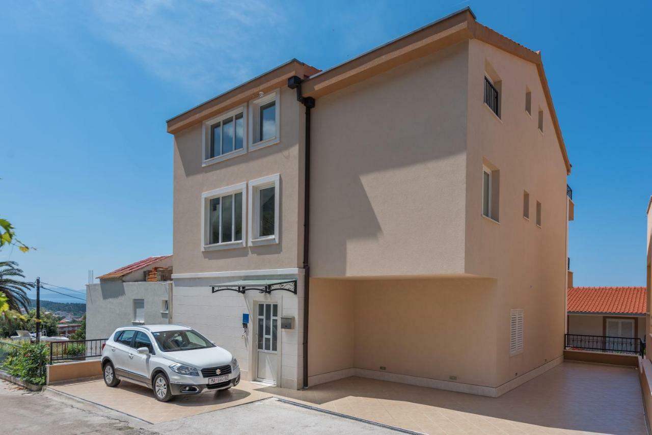 Apartments Naja Макарска Екстериор снимка